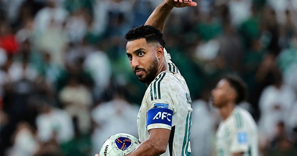 Vì sao trọng tài Saudi Arabia vs Uruguay mặc áo hồng? Xem ở đâu và chơi gì trên XX88? - hình ảnh - appxx88.vip