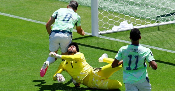 Tranh cãi quả phạt đền đầu tiên tại World Cup 2026: VAR bỏ qua lỗi việt vị của Thụy Sĩ? - hình ảnh - appxx88.vip