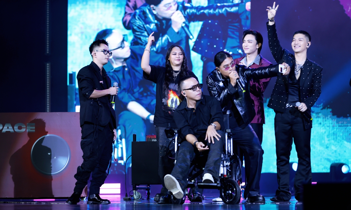 Thưởng tân thủ XX88: Cơ hội giải trí sau tin Touliver ngồi xe lăn lên sân khấu - hình ảnh - appxx88.vip Thưởng tân thủ XX88: Cơ hội giải trí sau tin Touliver ngồi xe lăn lên sân khấu - hình ảnh - appxx88.vip