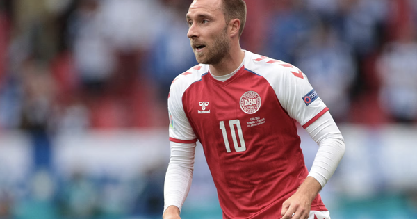 Cực nóng: Eriksen lại đổ gục xuống sân, ám ảnh đột quỵ ở EURO 2020 hiện về - hình ảnh - appxx88.vip