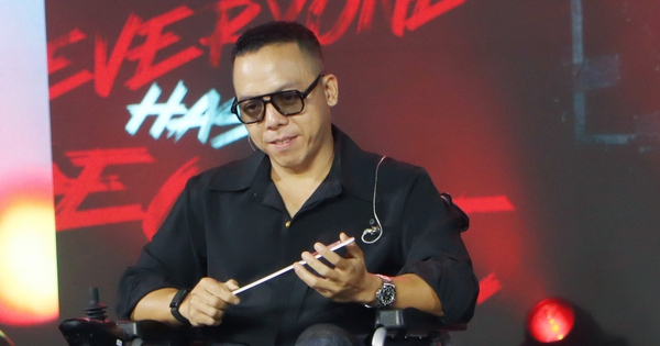 Hoàng Touliver ngồi xe lăn xuất hiện tại fan meeting, cộng đồng lo lắng - hình ảnh - appxx88.vip