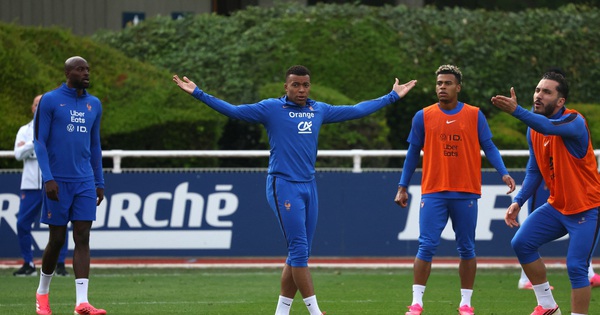 ‘Biến căng’ bao trùm đội tuyển Pháp, Mbappe bất mãn rời sân tập - hình ảnh - appxx88.vip ‘Biến căng’ bao trùm đội tuyển Pháp, Mbappe bất mãn rời sân tập - hình ảnh - appxx88.vip