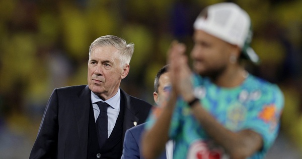 Đội tuyển Brazil bị chất vấn tại sân bay Mỹ: Câu hỏi ‘Ronaldinho đâu?’ gây xôn xao - hình ảnh - appxx88.vip