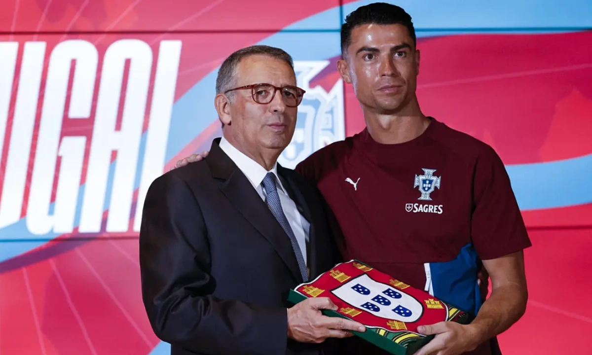 XX88 cược thể thao: Ronaldo nhận quốc kỳ từ Tổng thống, hướng đến ngôi vô địch World Cup 2026 - hình ảnh - appxx88.vip