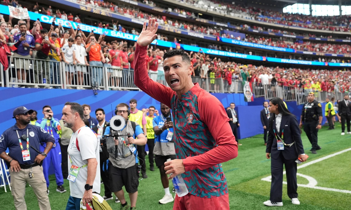 Ronaldo Mong Đợi Trận Chung Kết World Cup 2026 Với Messi – Cơ Hội Vàng Cho Fan Cược Thể Thao XX88 - hình ảnh - appxx88.vip