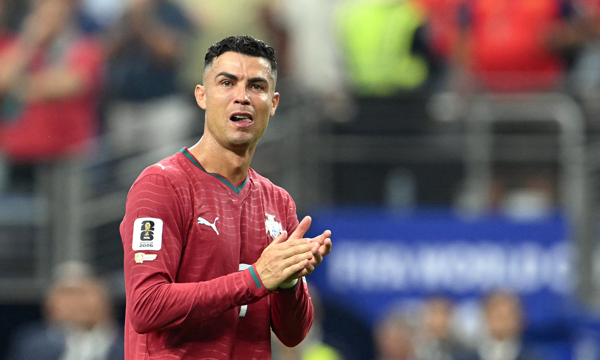 Ronaldo bật khóc chia tay World Cup 2026: Khoảnh khắc xúc động của huyền thoại Bồ Đào Nha - hình ảnh - appxx88.vip